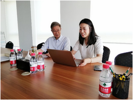 ��ʱ���������򵼽�������Ժʿ�㱨��Ŀϣ��