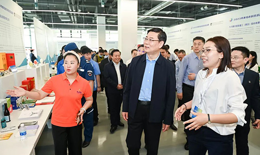 ��ʱ��������ȫ�������з����¿Ƽ�װ�������ൺ�пƼ��˶���